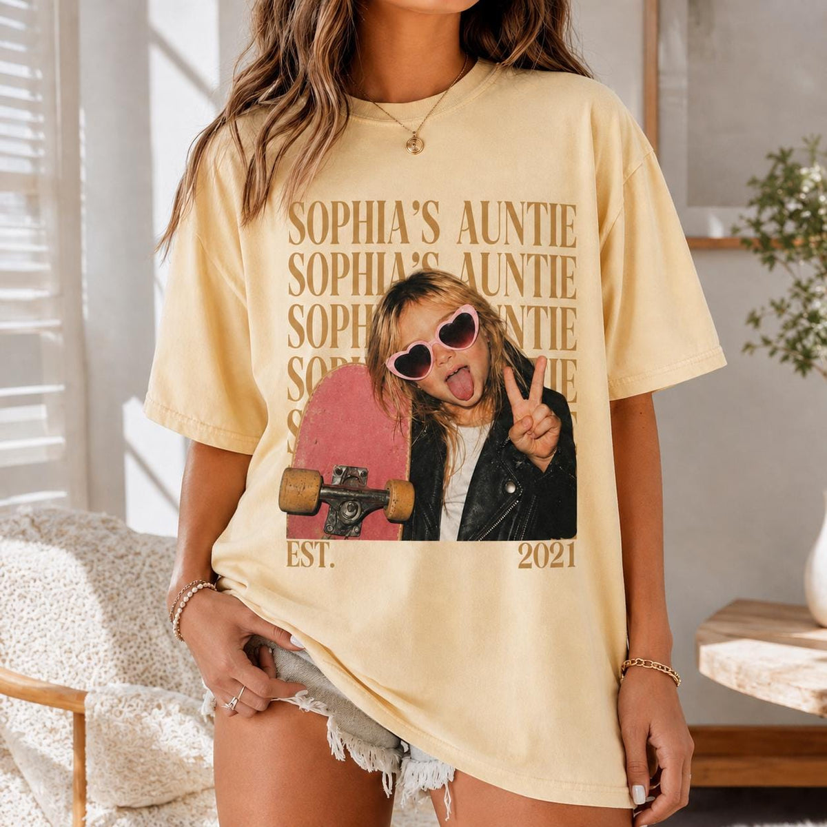 Personalized Vintage Auntie Tee with Name & Est Year, Custom Auntie Photo Shirt, Custom Picture T-Shirt, Gift for Aunt